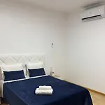 Alforra 1-t2-centro-praias-levadas Holiday home