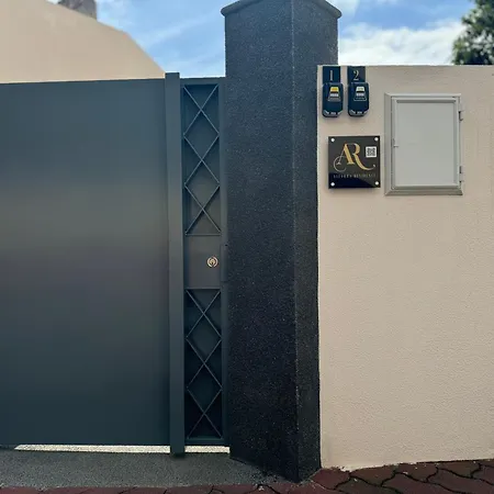 Alforra 1-t2-centro-praias-levadas Tatil Evi *