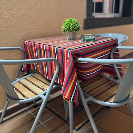 Alforra 1-t2-centro-praias-levadas Tatil Evi Câmara de Lobos