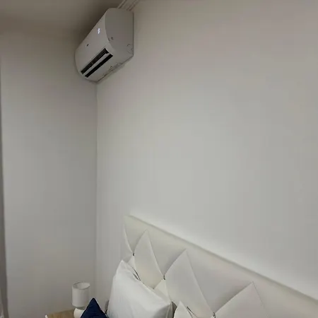 Alforra 1-t2-centro-praias-levadas Vakantiehuis Câmara de Lobos
