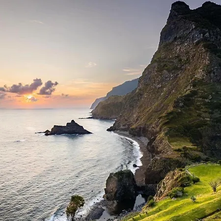 Alforra 1-t2-centro-praias-levadas Ferienhaus Câmara de Lobos