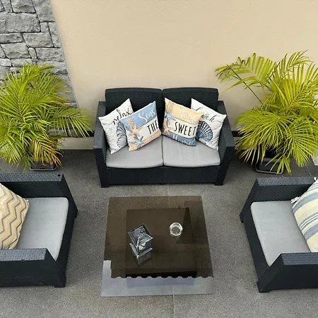 Alforra 1-t2-centro-praias-levadas Holiday home
