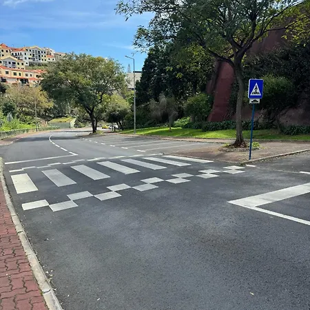 Alforra 1-t2-centro-praias-levadas Ferienhaus