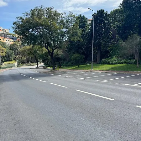 Alforra 1-t2-centro-praias-levadas Vakantiehuis *