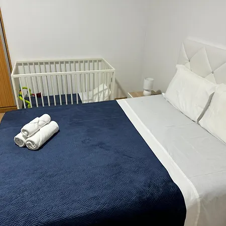 Alforra 1-t2-centro-praias-levadas Holiday home Camara de Lobos