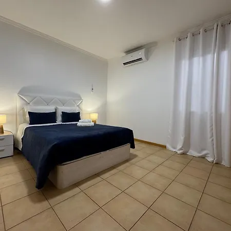 Alforra 1-t2-centro-praias-levadas Holiday home