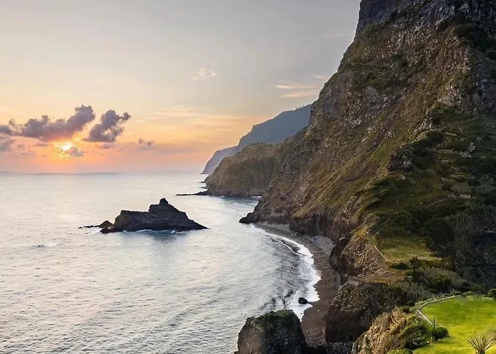 Alforra 1-t2-centro-praias-levadas Hébergement de vacances Câmara de Lobos