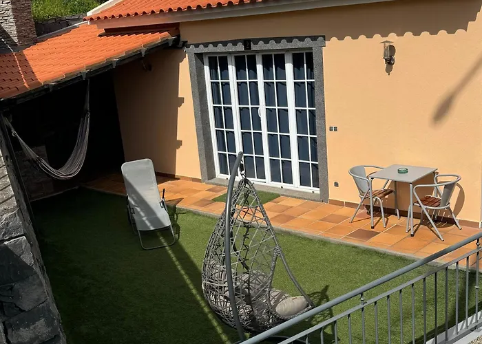 Alforra 1-t2-centro-praias-levadas * Câmara de Lobos