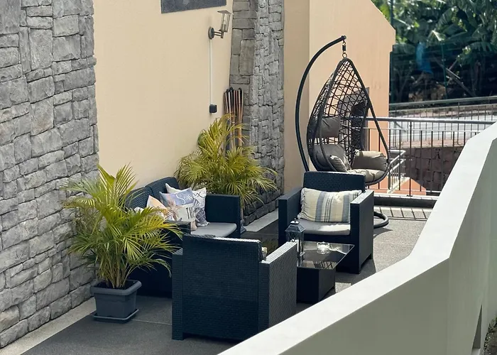 Alforra 1-t2-centro-praias-levadas * Câmara de Lobos