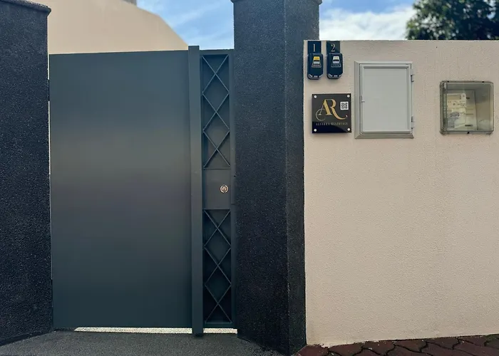 Alforra 1-t2-centro-praias-levadas Hébergement de vacances *