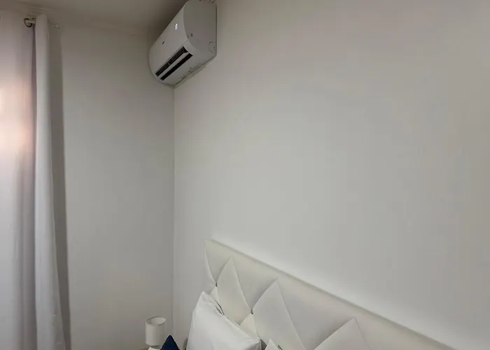 Alforra 1-t2-centro-praias-levadas Hébergement de vacances Câmara de Lobos